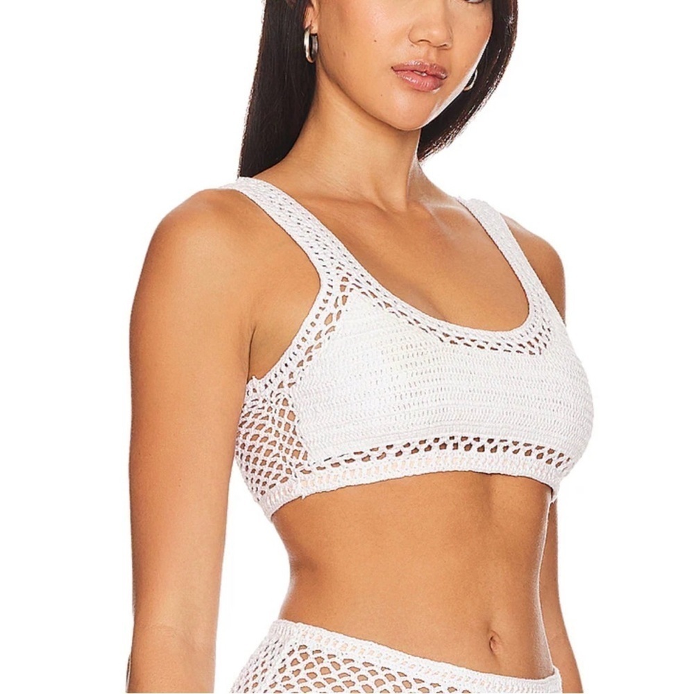 BEACH RIOT Elliot Top in White
